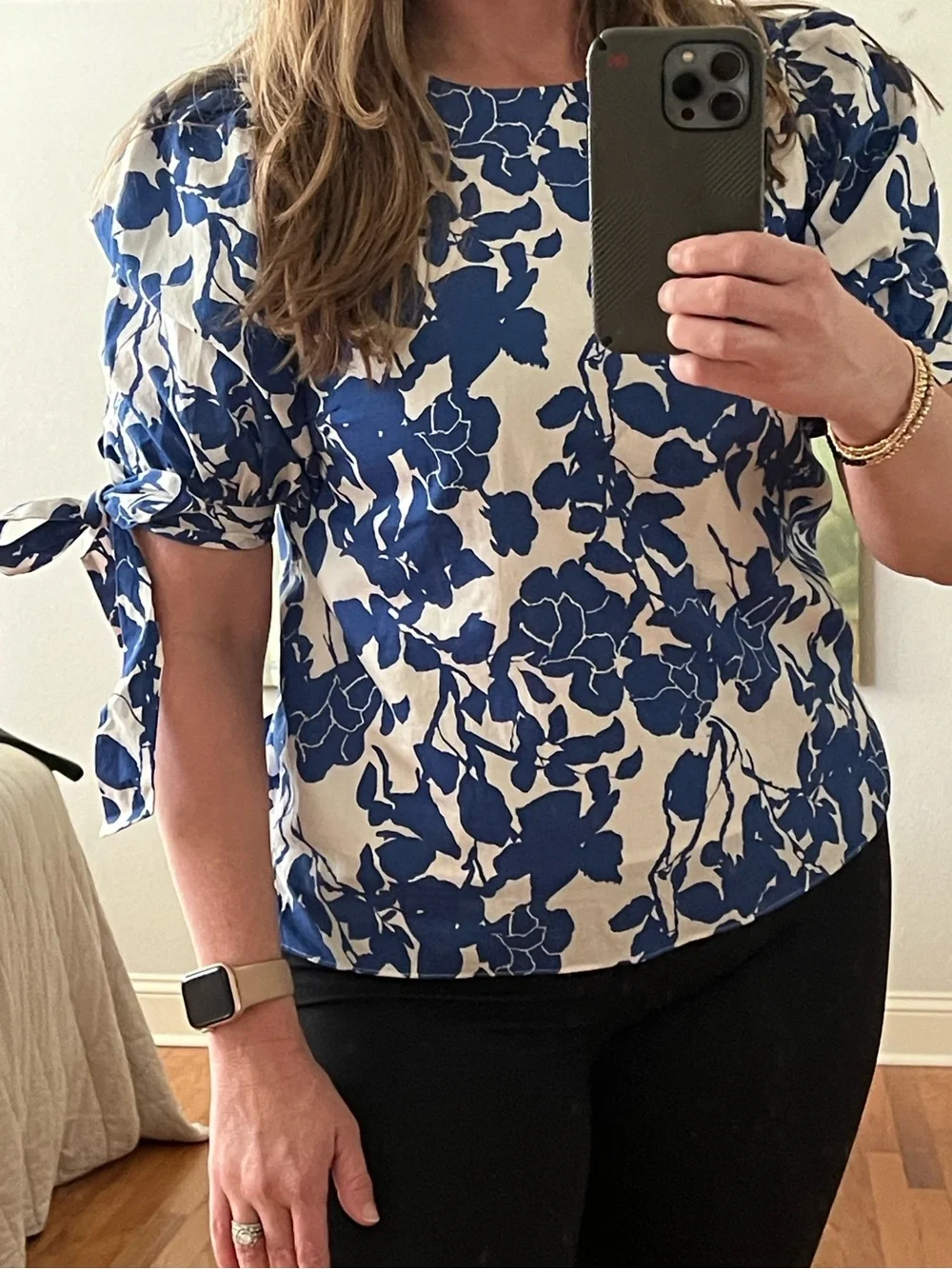 tuckernuck hyacinth house blue floral fiona blouse small 100% cotton